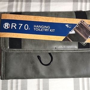 Toiletry Hanging Kit